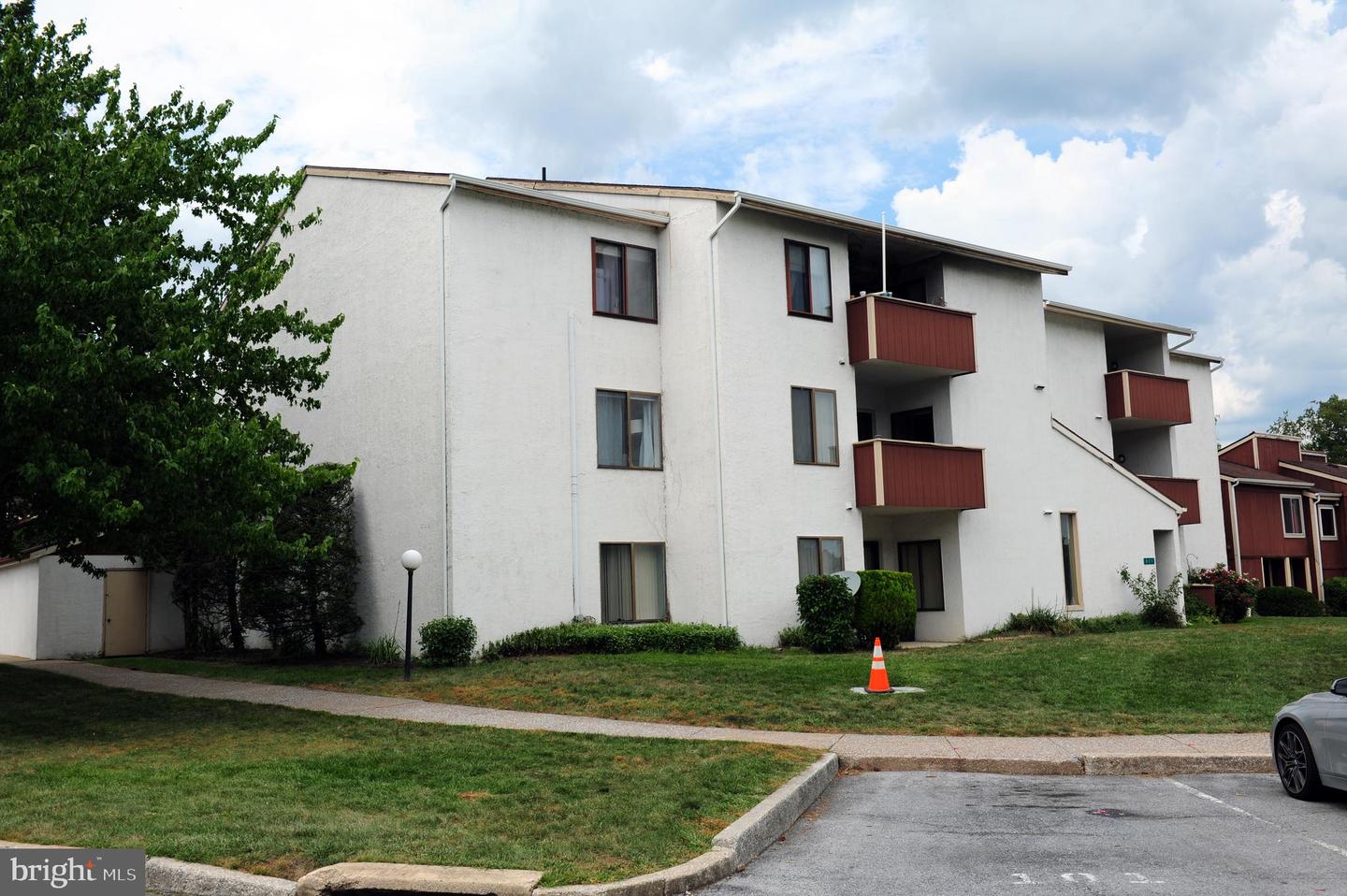 811 Brian Dr #301 Property Photo 1