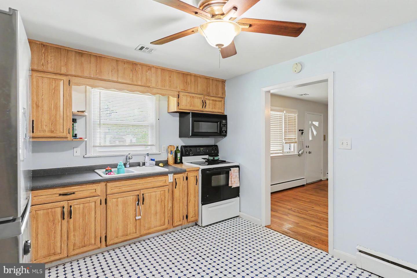 103 Maple Ave Property Photo 8