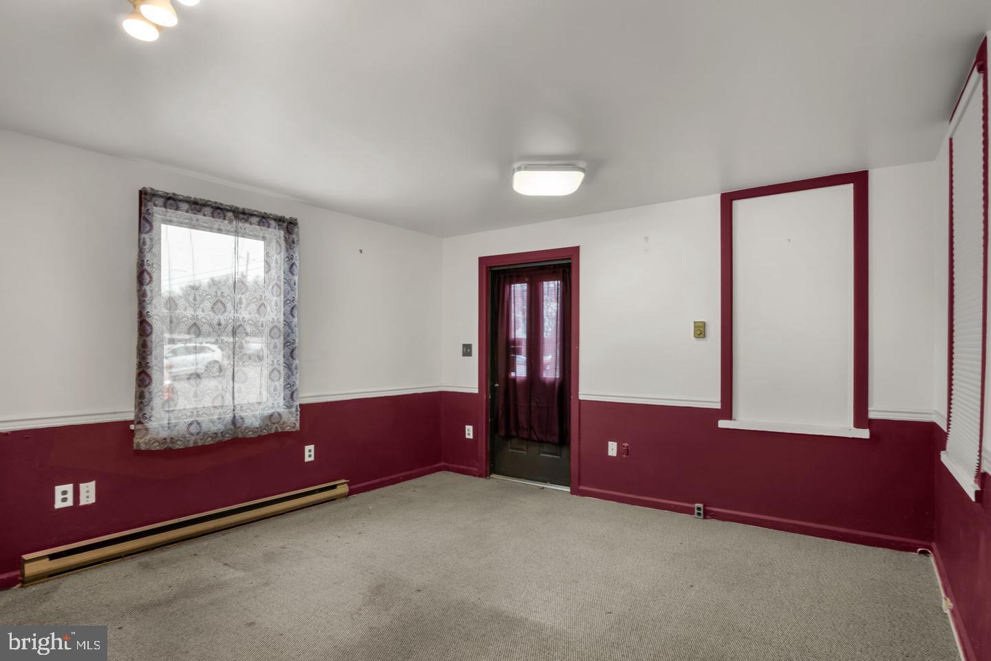 1602 Spring Rd Property Photo 6