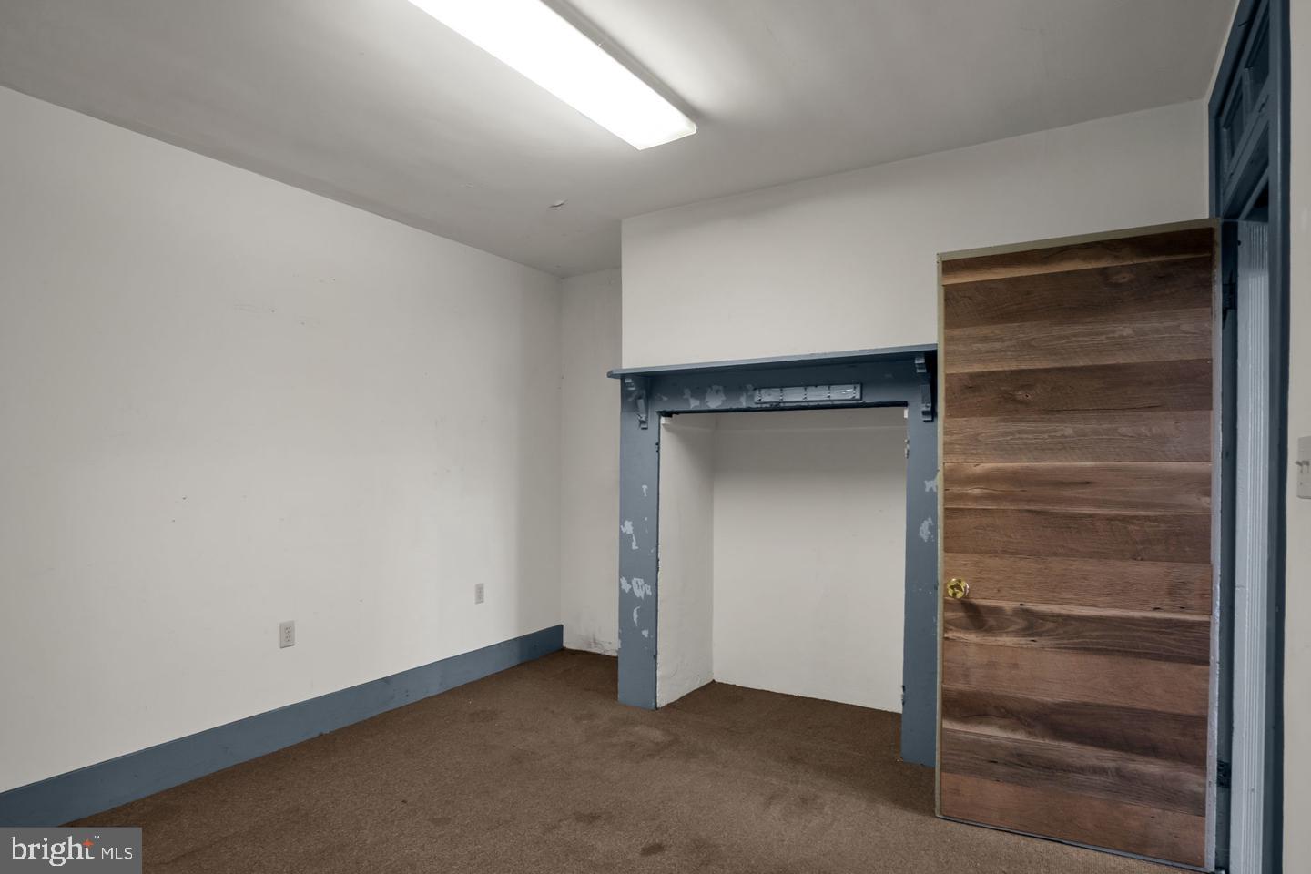 1602 Spring Rd Property Photo 8