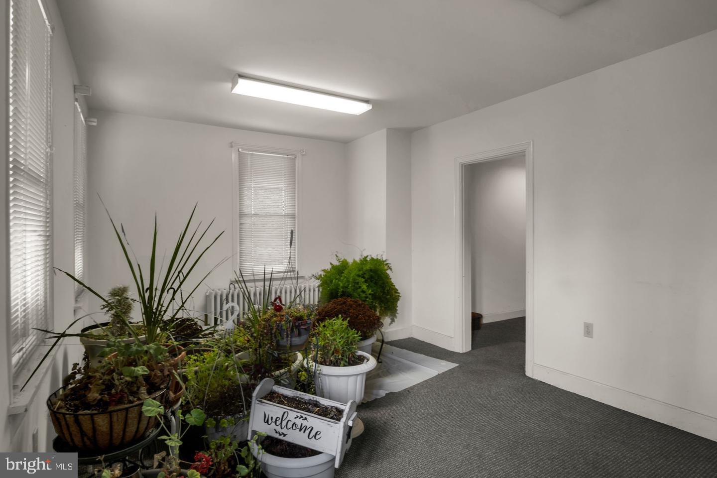 1602 Spring Rd Property Photo 11
