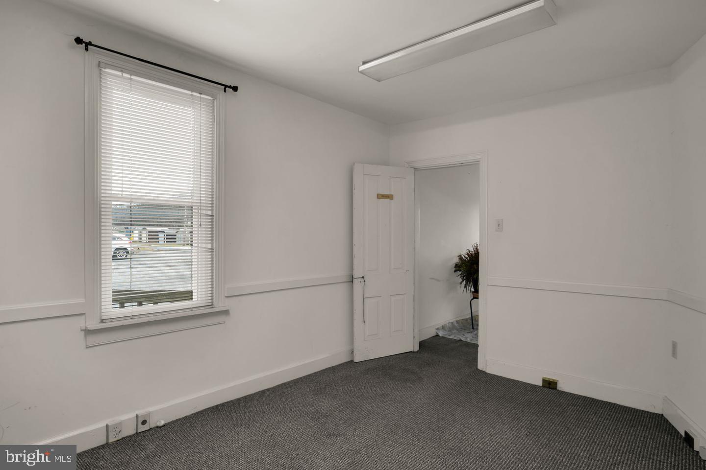 1602 Spring Rd Property Photo 13