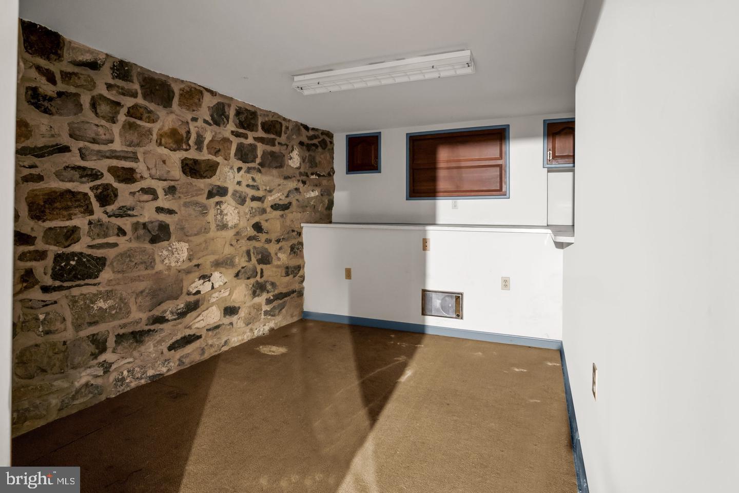 1602 Spring Rd Property Photo 18
