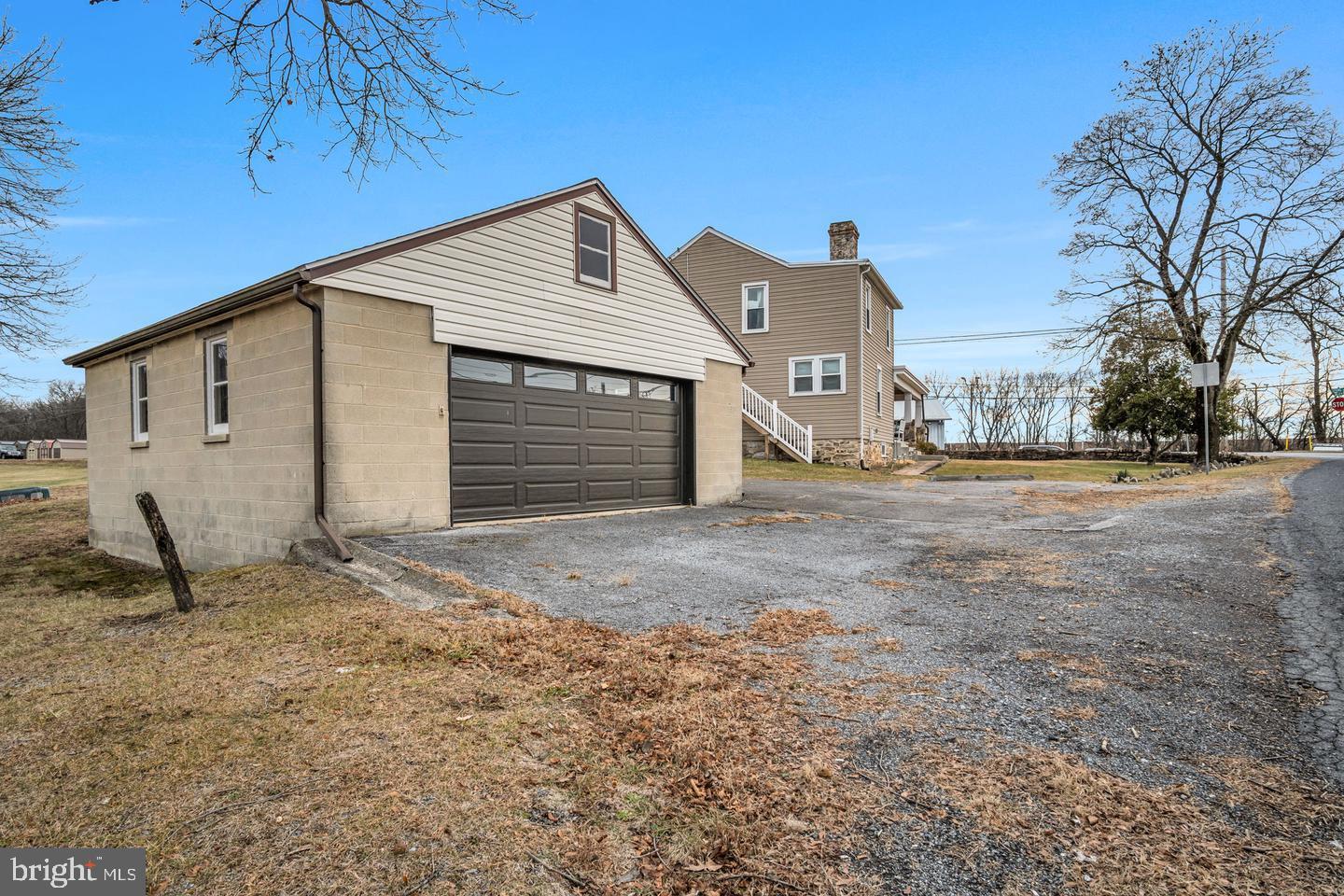 1602 Spring Rd Property Photo 20