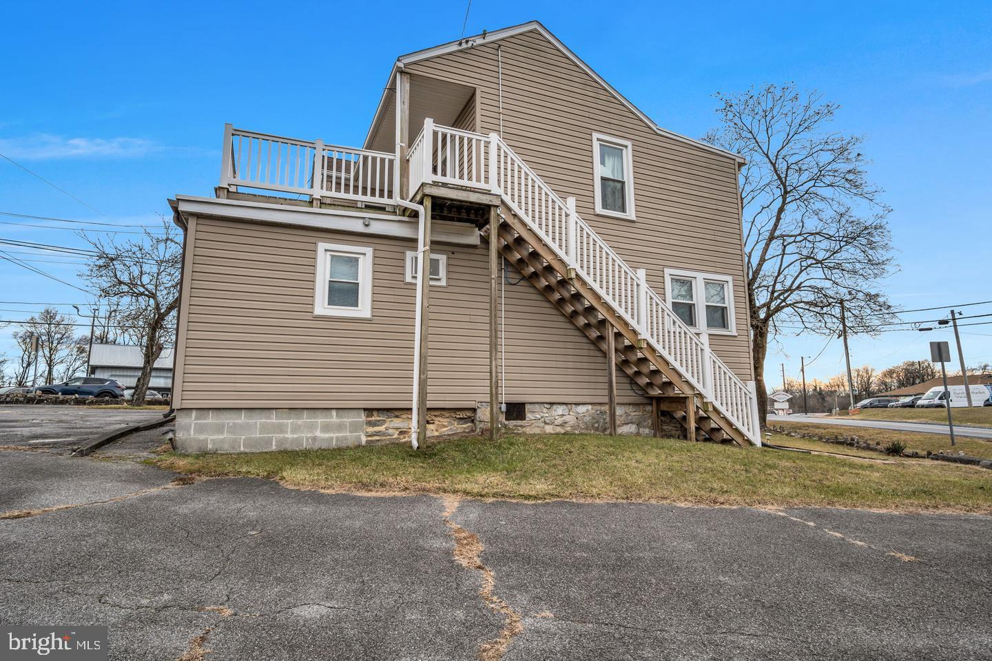 1602 Spring Rd Property Photo 24