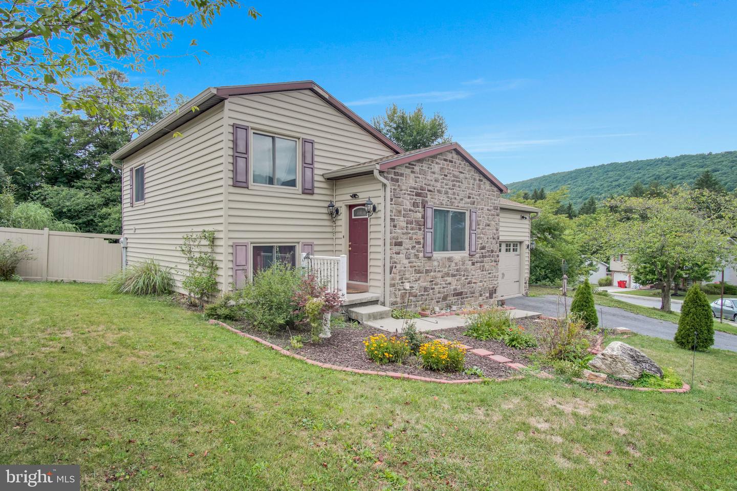 16 YANKEE DR