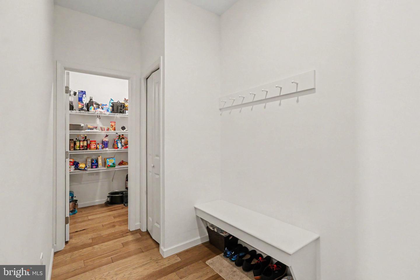 713 Evelyn Ave Property Photo 11