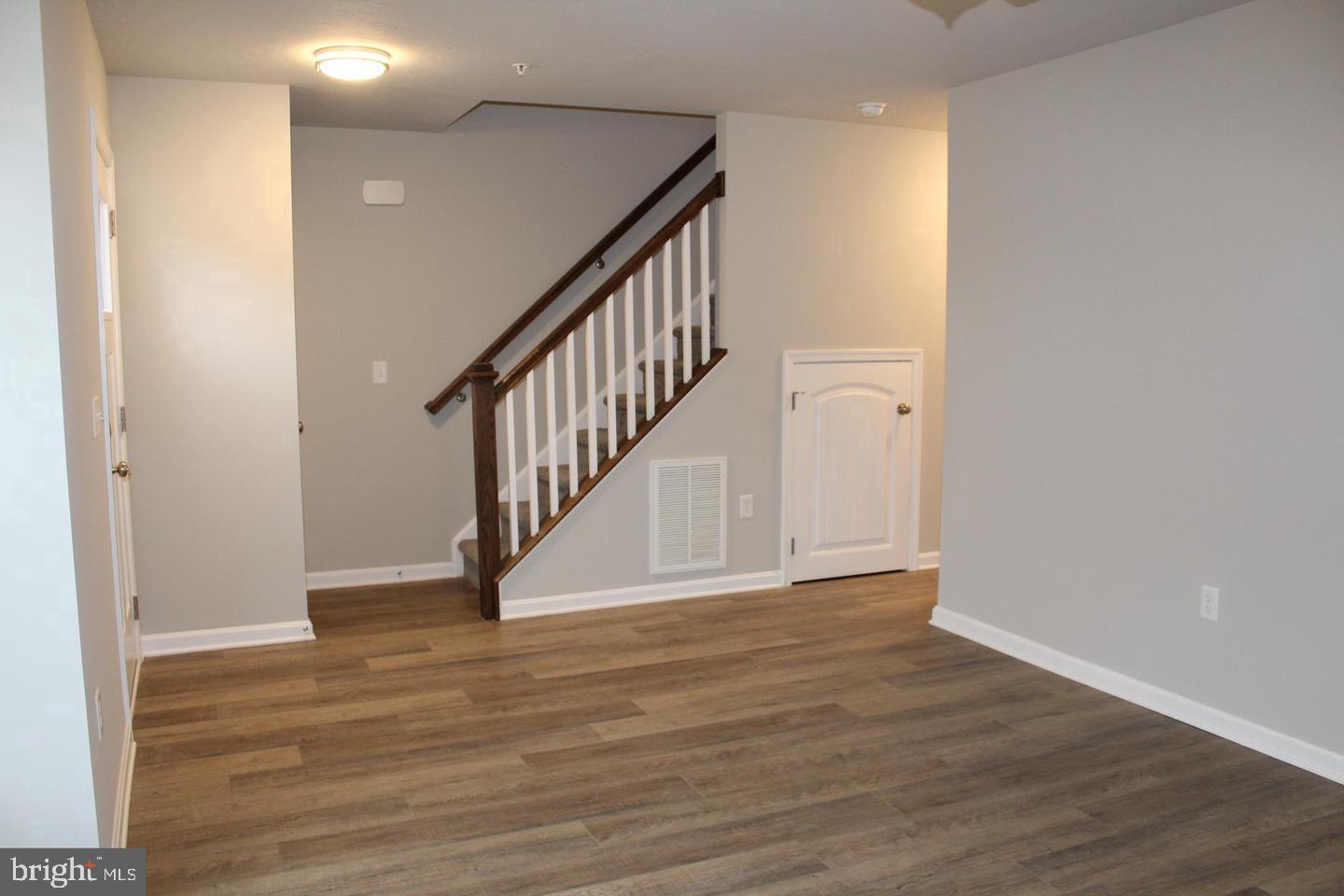 642 N N College St Property Photo 3