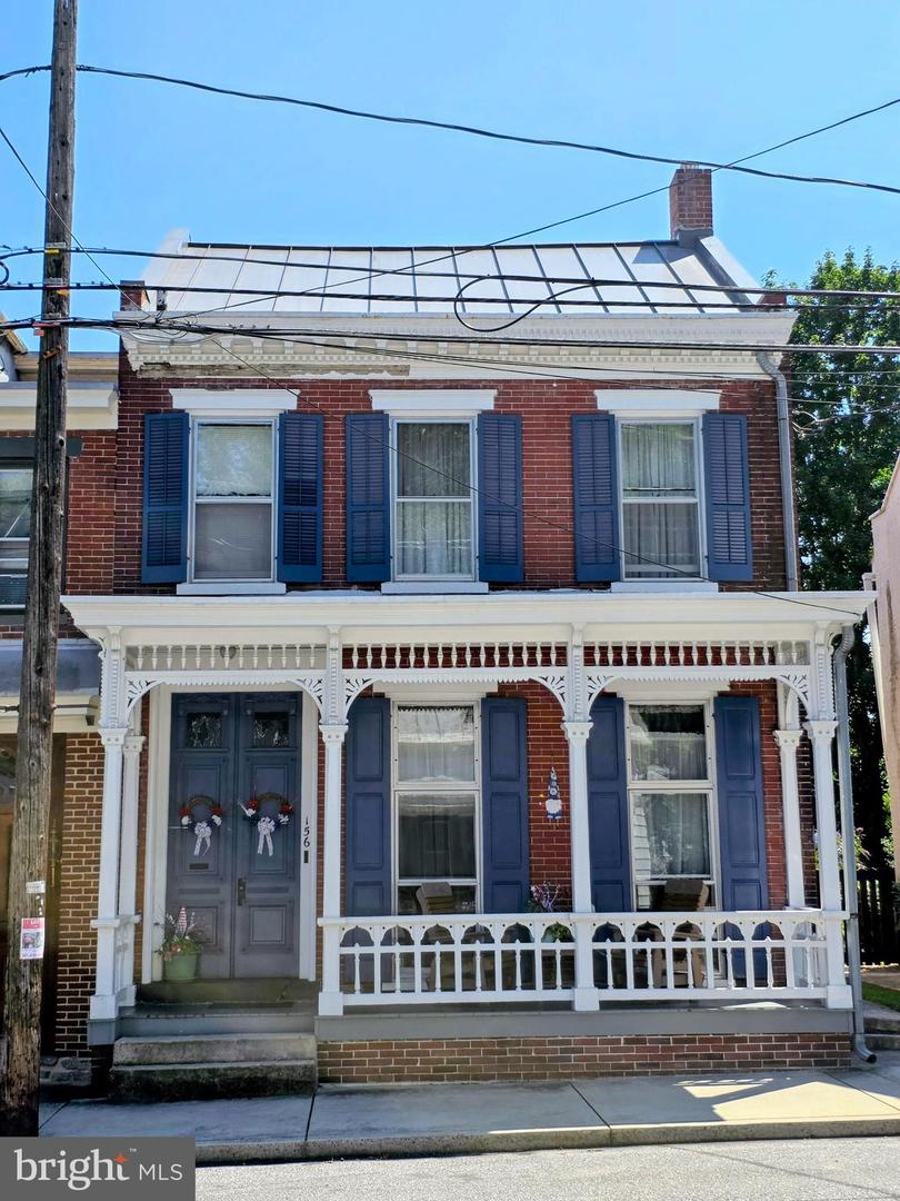 156 W South St Property Photo 1