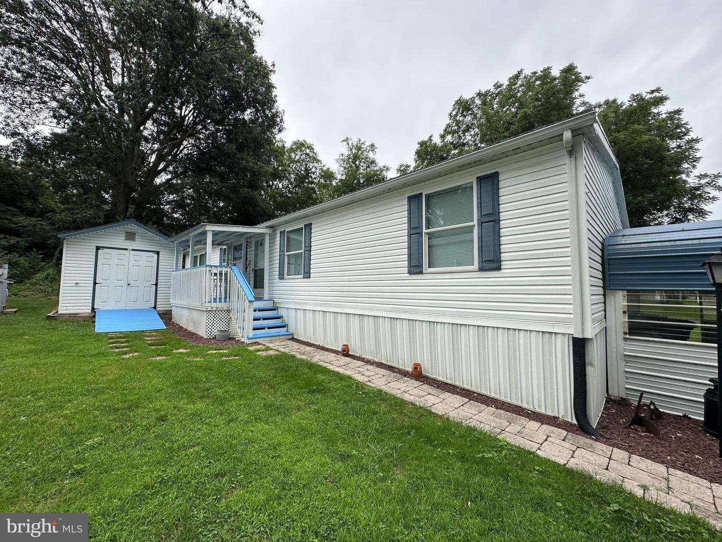 151 GARDNER DR Property Photo 1