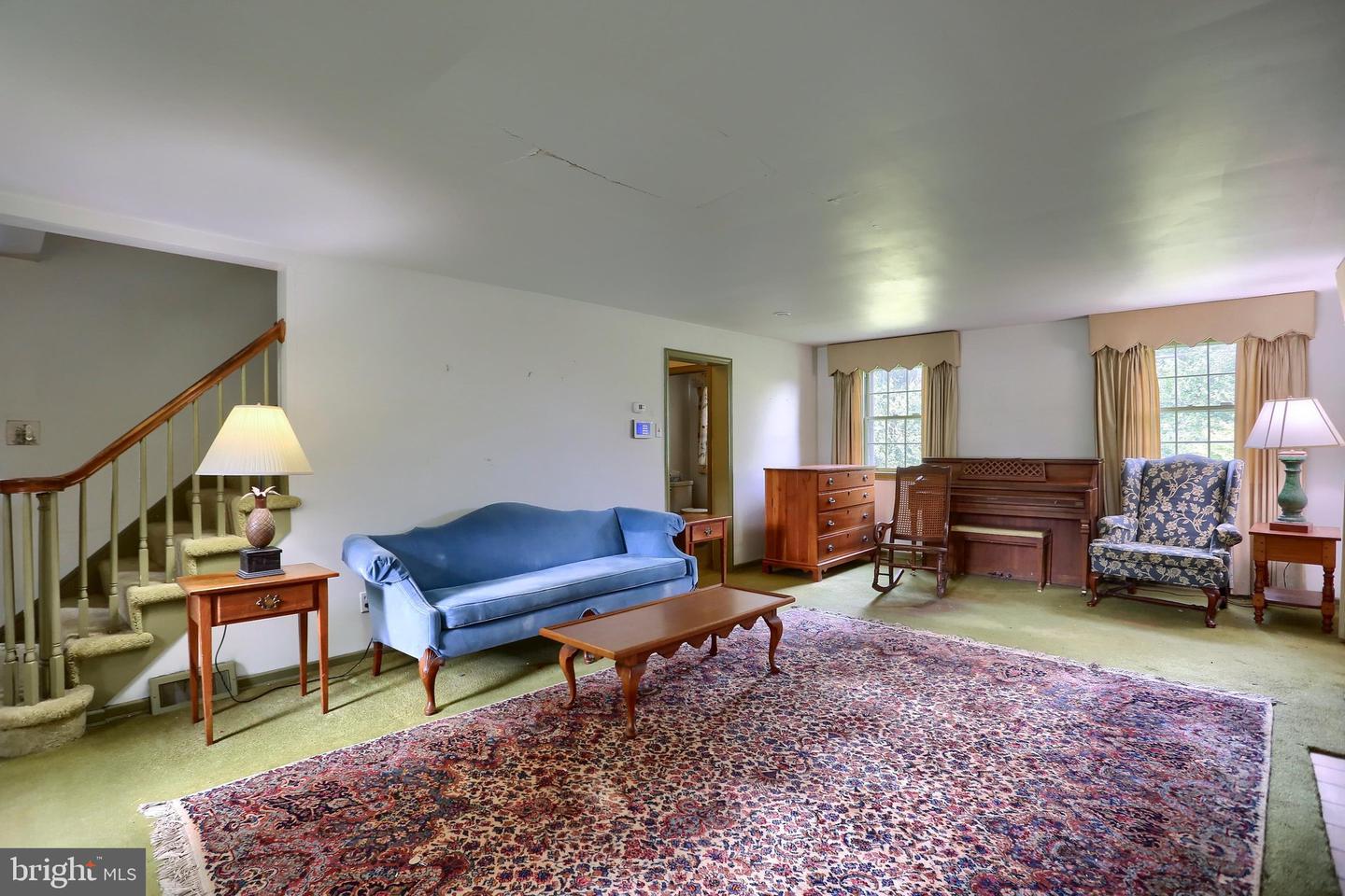 727 Arlington Rd Property Photo 3