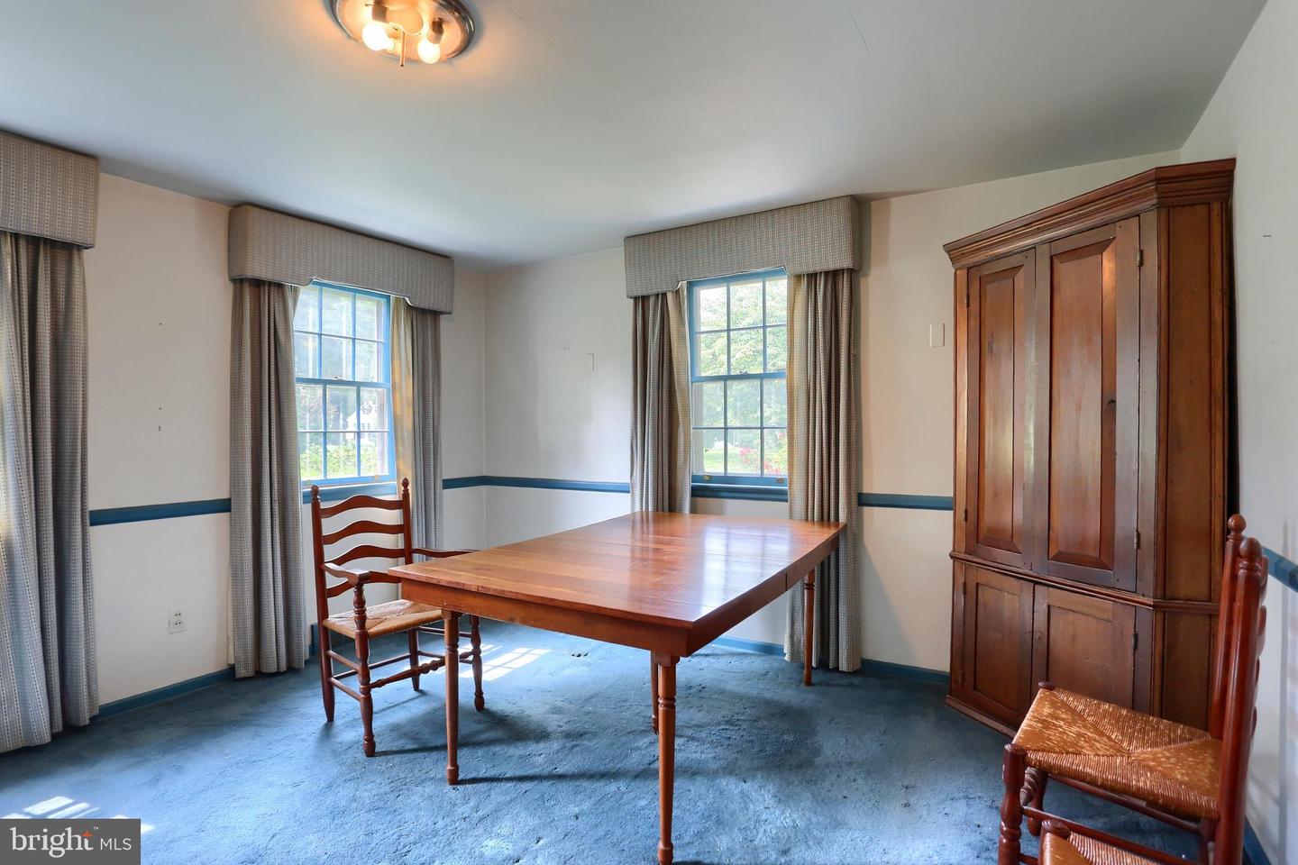 727 Arlington Rd Property Photo 4
