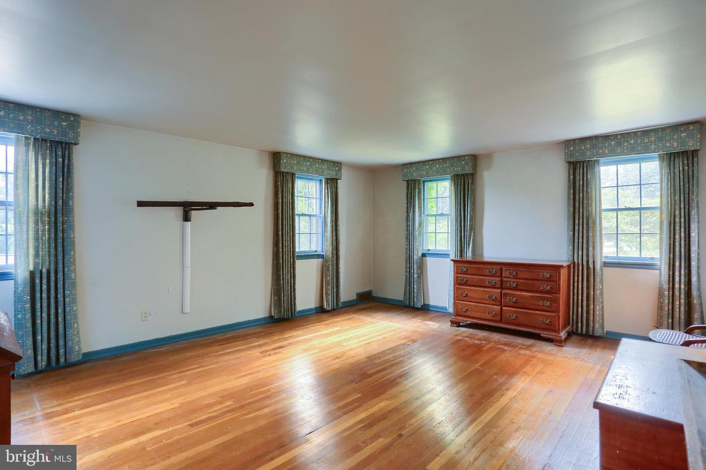 727 Arlington Rd Property Photo 14