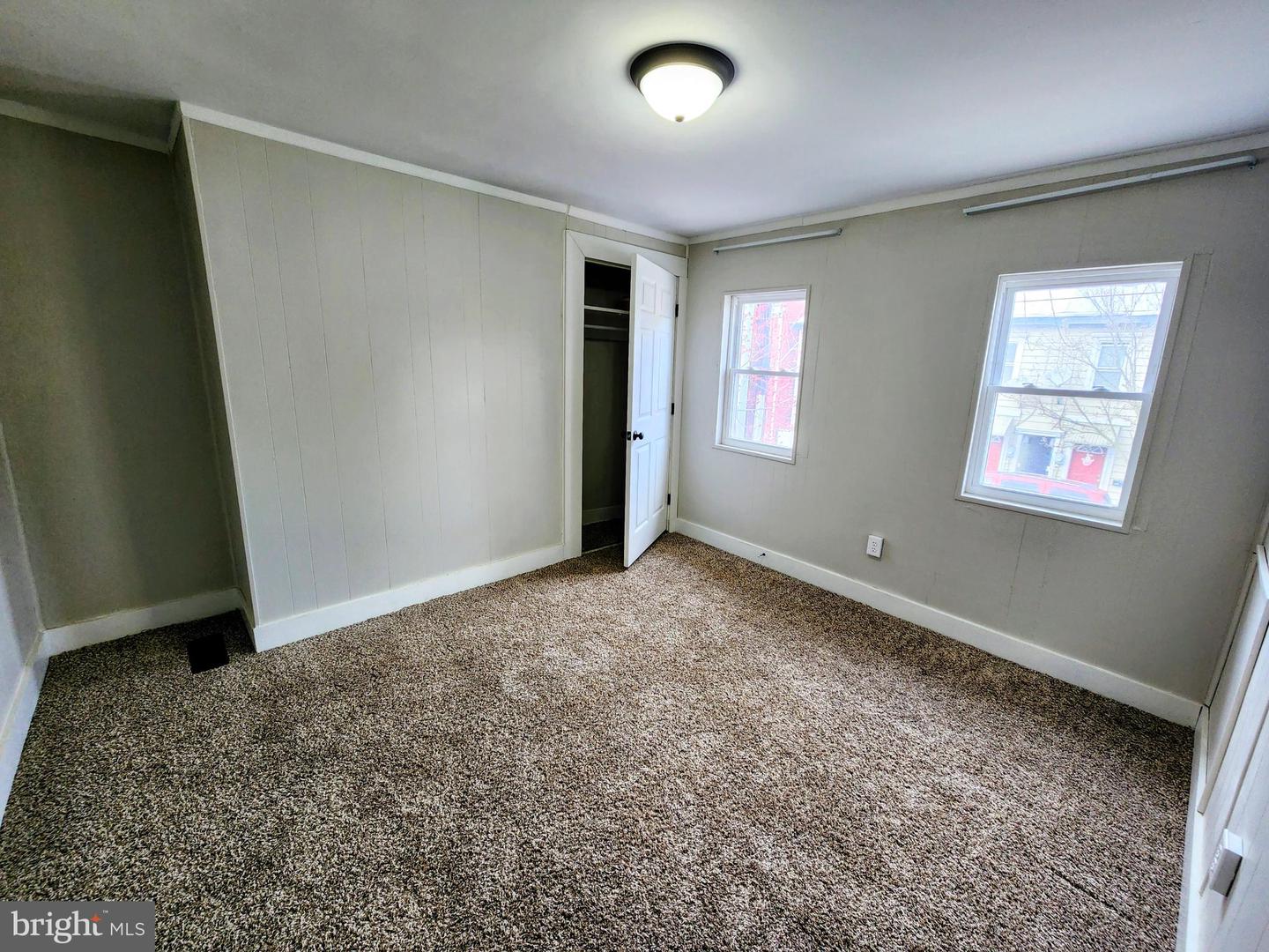 170 E North St Property Photo 12
