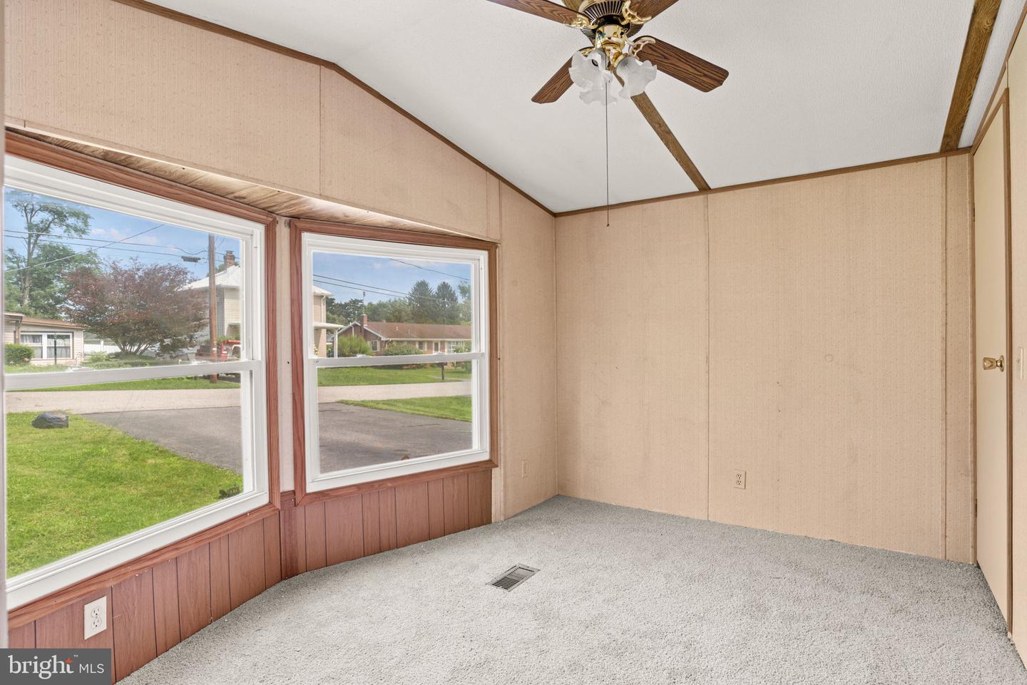 108 Marbeth Ave Property Photo 4