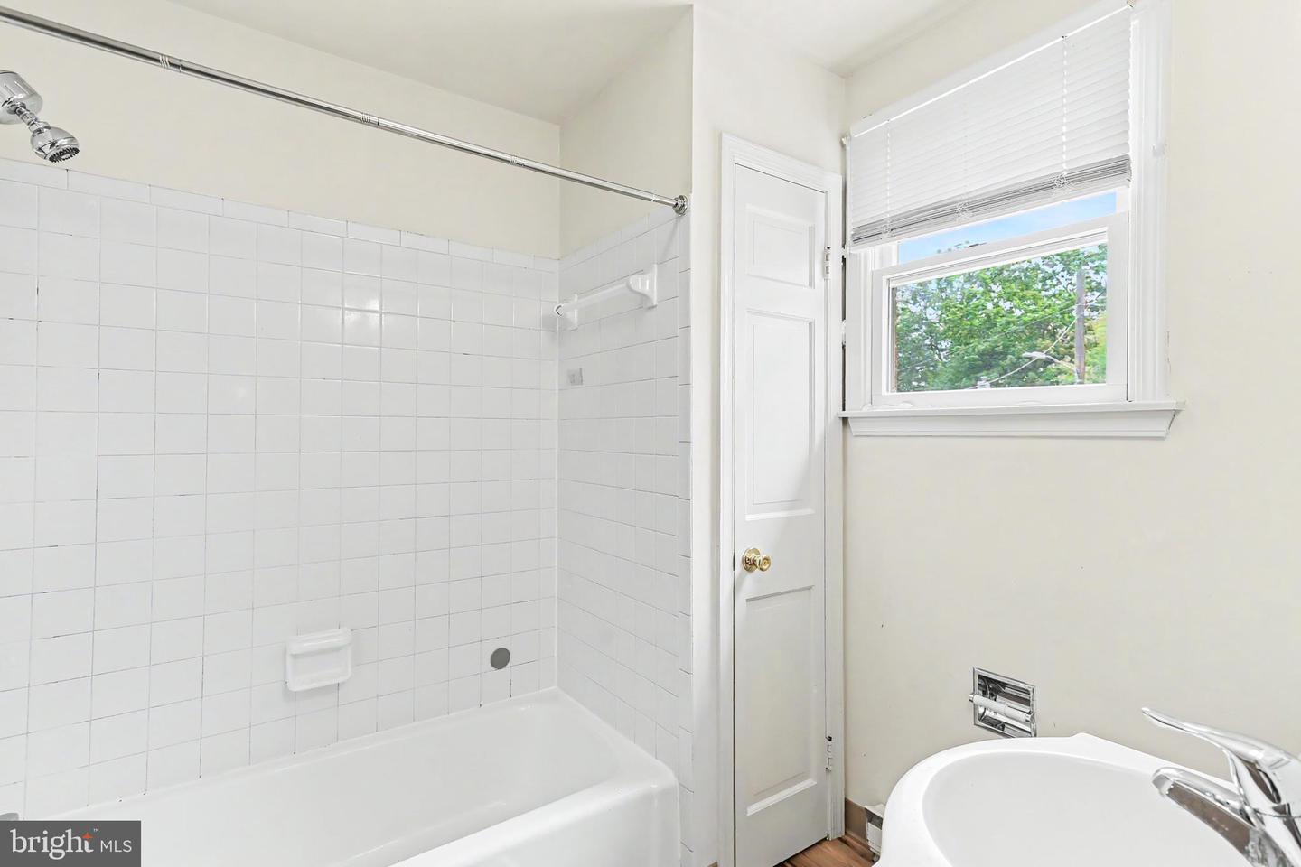 801 Bridge St #2 Property Photo 8