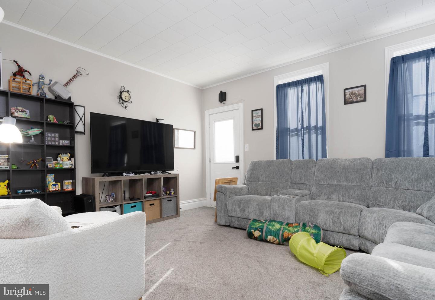 553 N Bedford St Property Photo 5