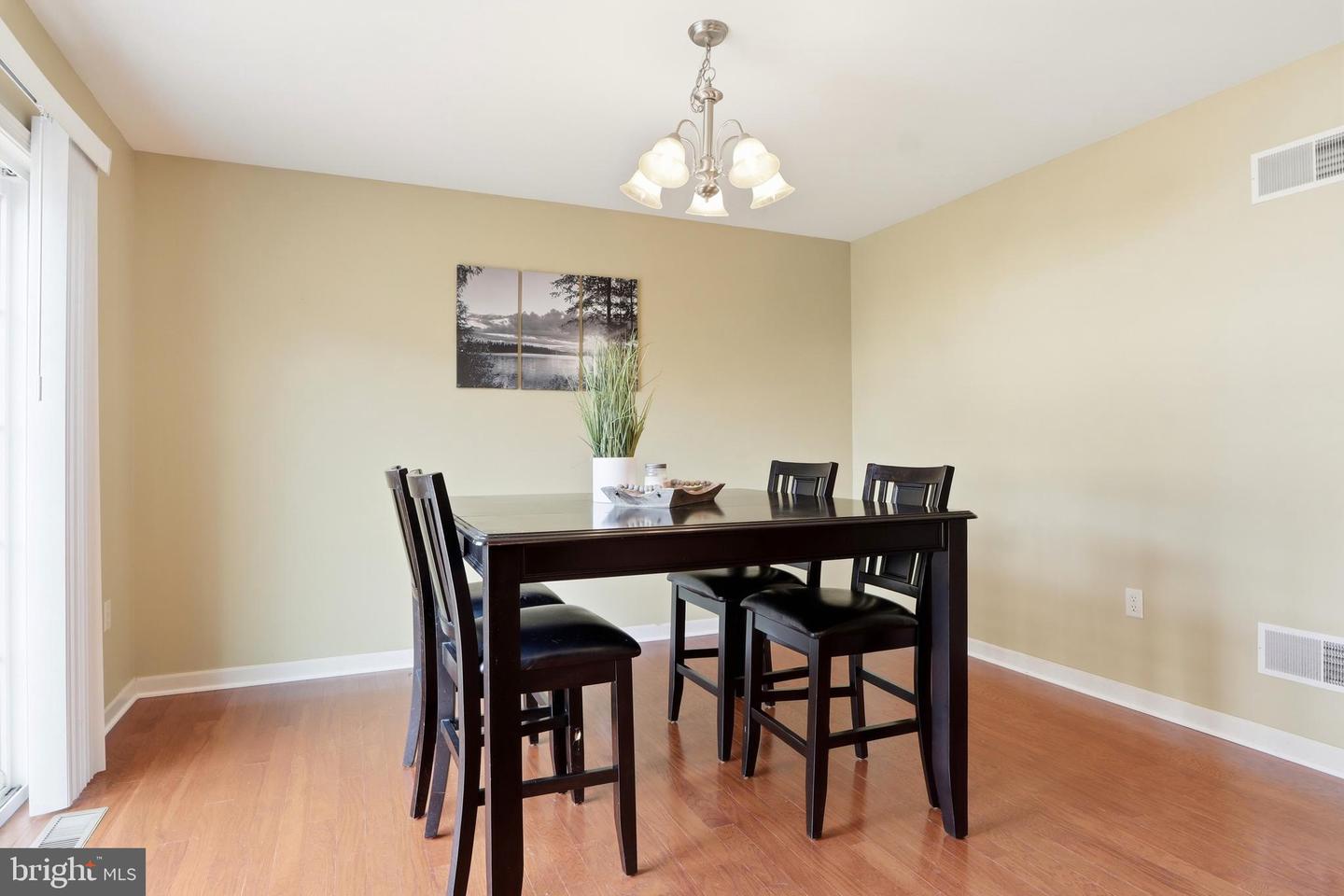 555 Meadow Croft Cir Property Photo 16