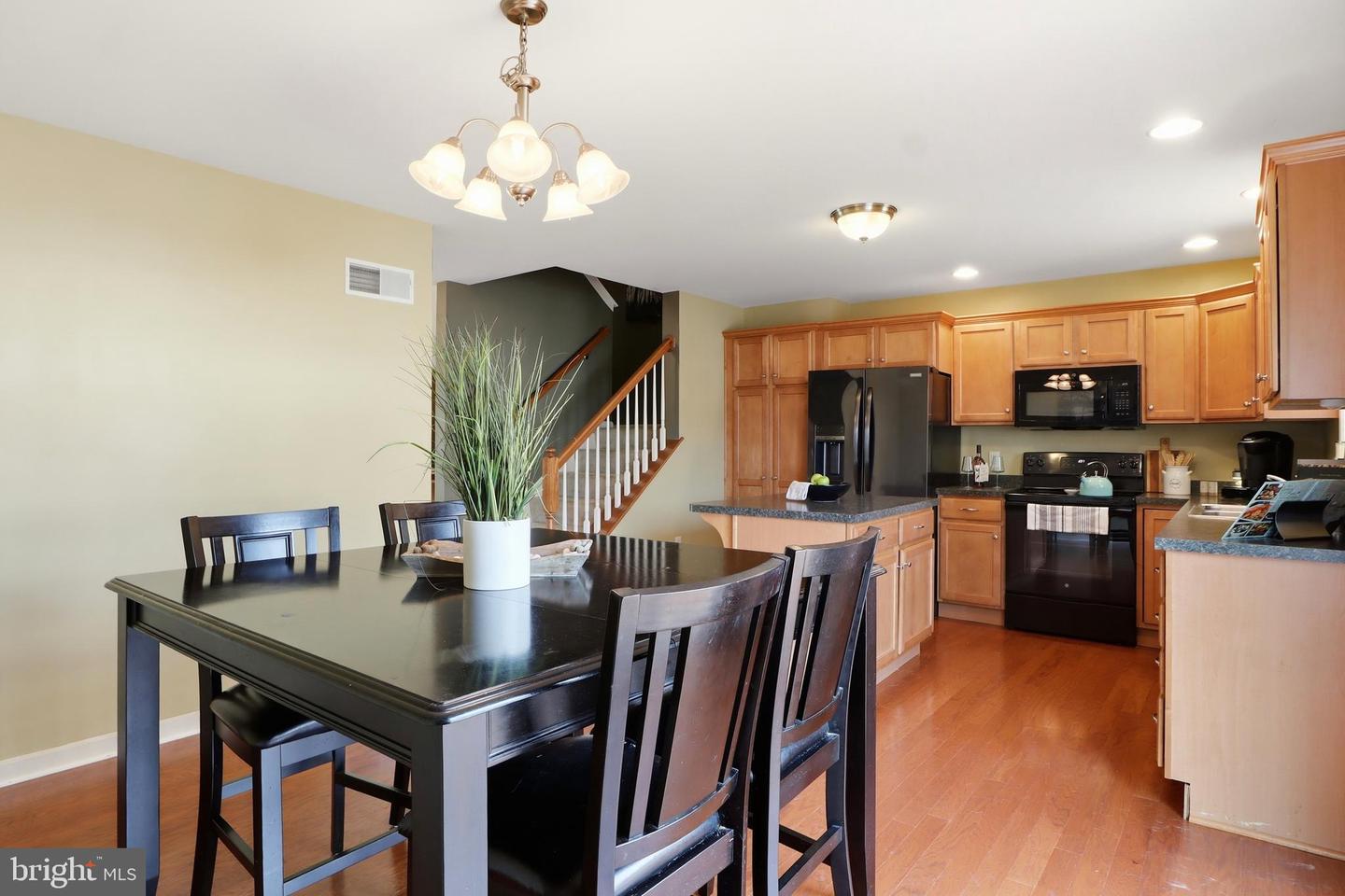 555 Meadow Croft Cir Property Photo 17