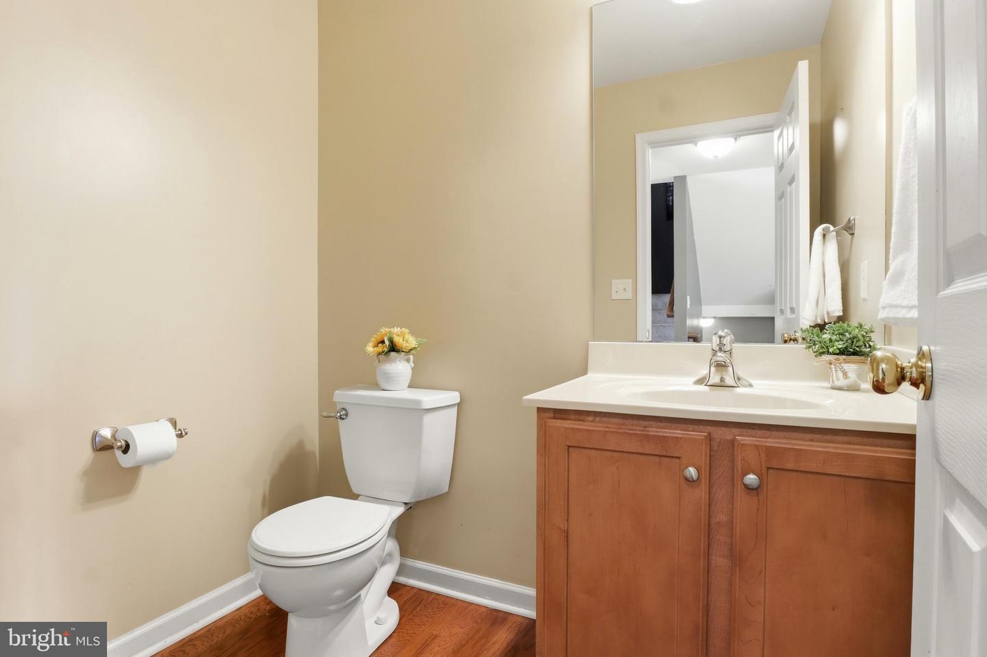 555 Meadow Croft Cir Property Photo 18