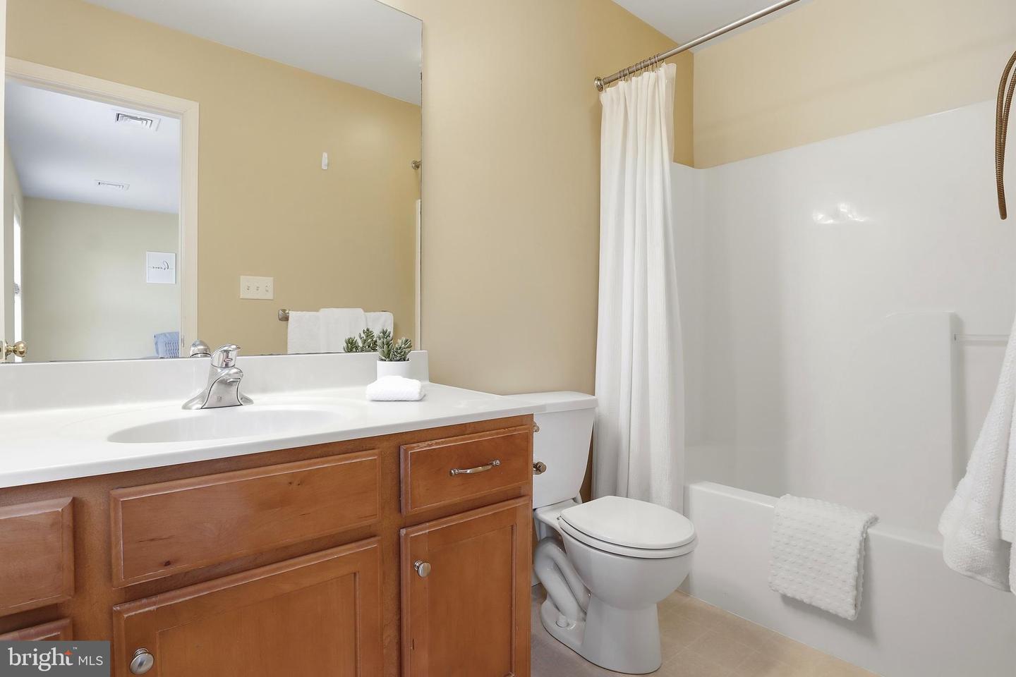 555 Meadow Croft Cir Property Photo 25