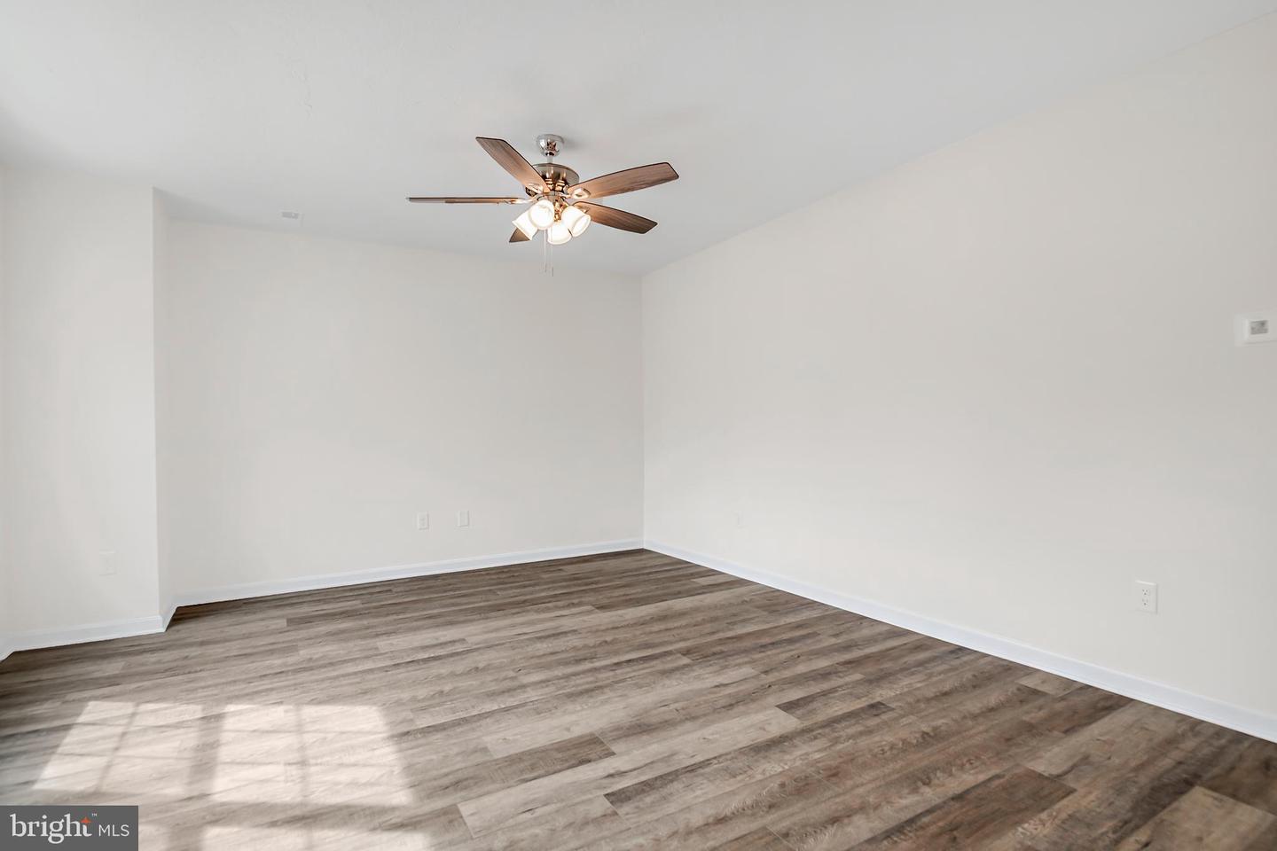 24 Laurel Way Property Photo 5