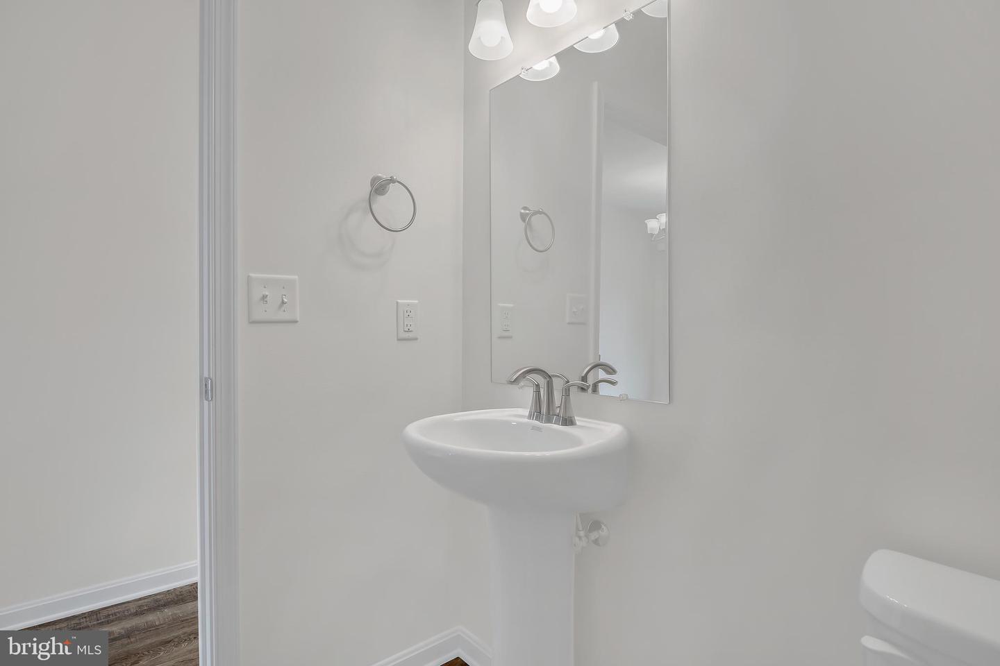 26 Laurel Way Property Photo 9