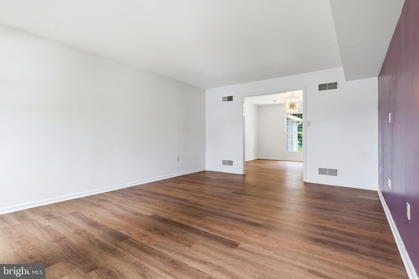 6359 Stanford Ct Property Photo 6
