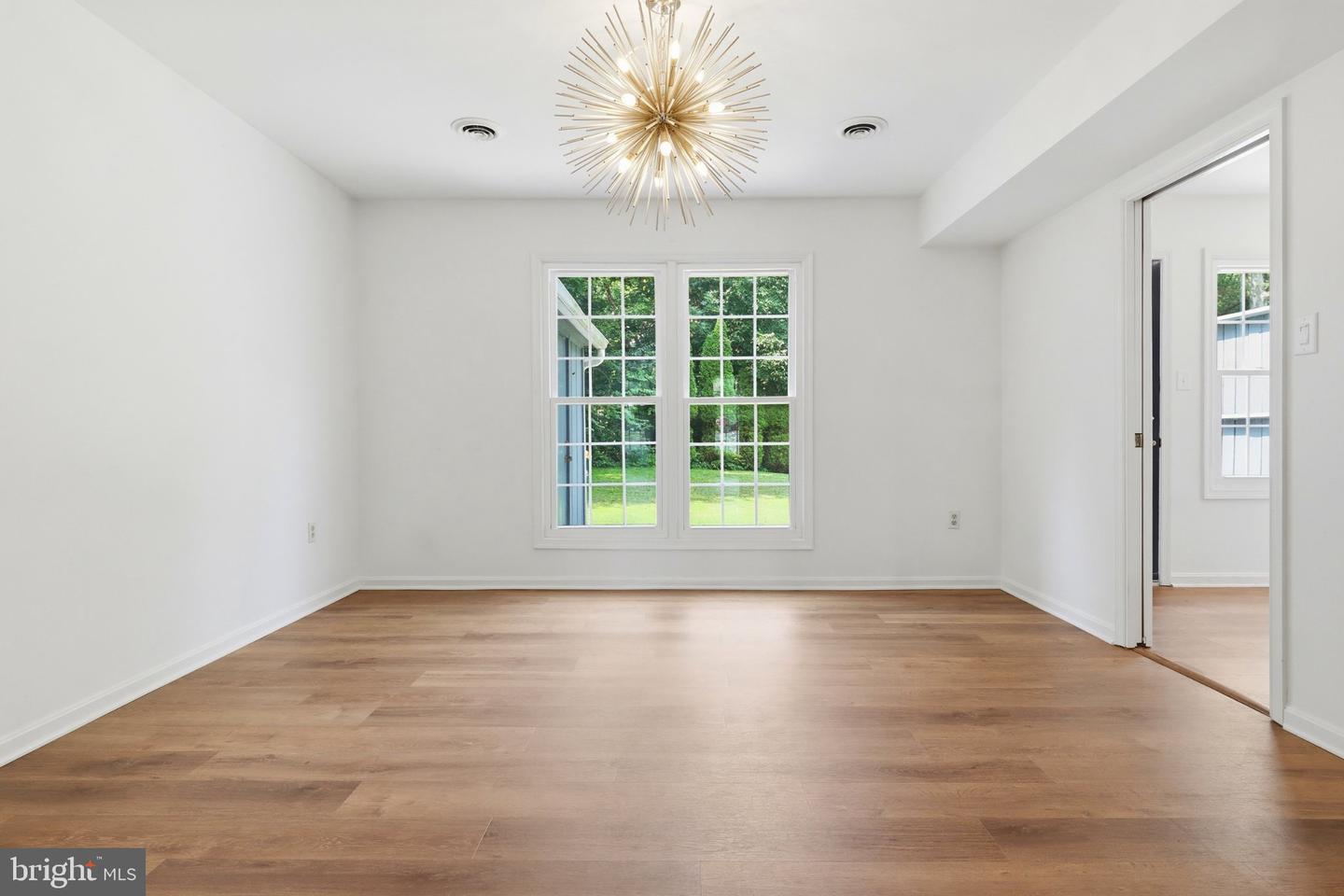 6359 Stanford Ct Property Photo 9