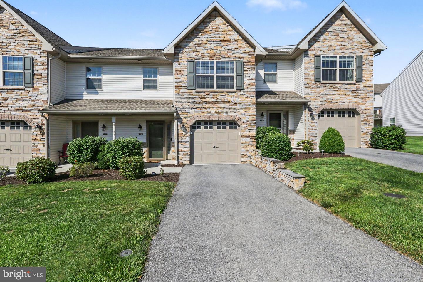 276 MELBOURNE LN