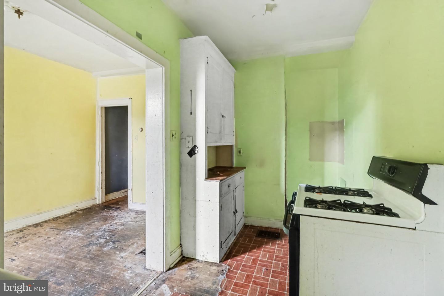 453 W Penn St Property Photo 11
