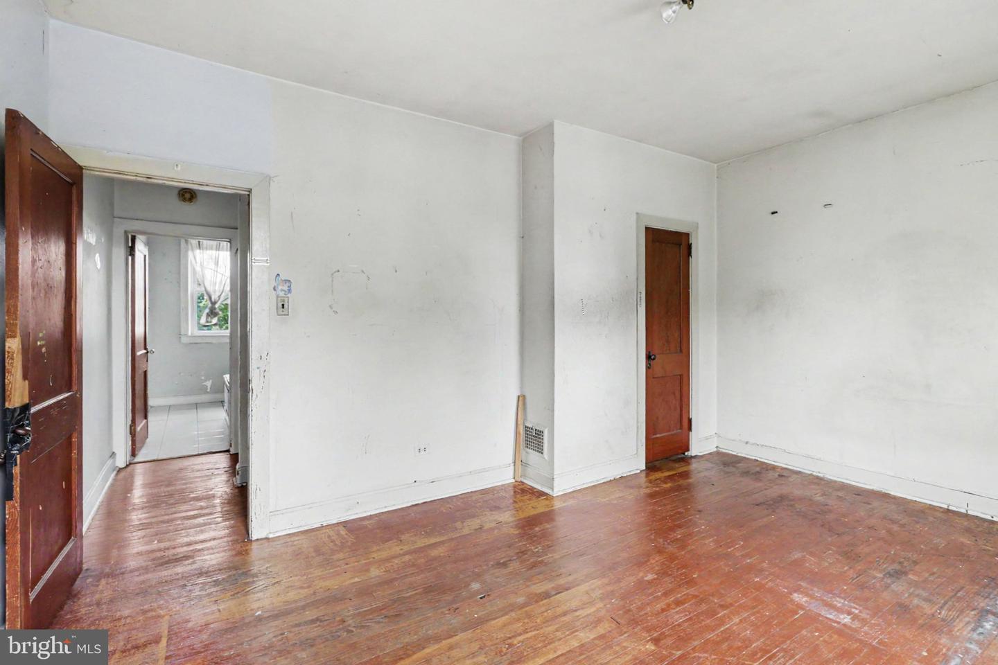453 W Penn St Property Photo 16