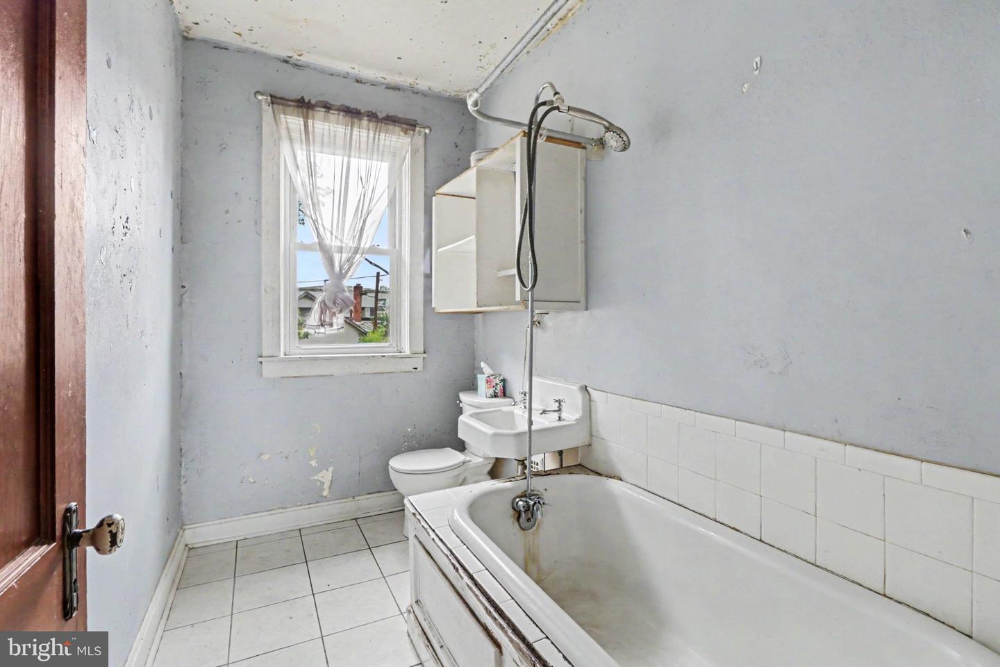453 W Penn St Property Photo 17