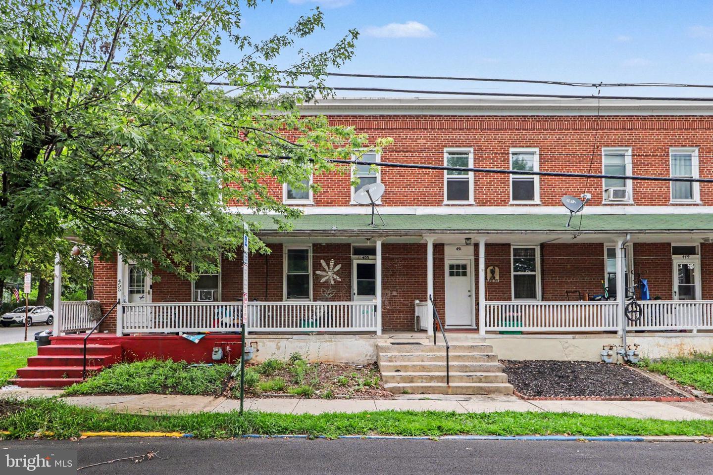 453 W Penn St Property Photo 18