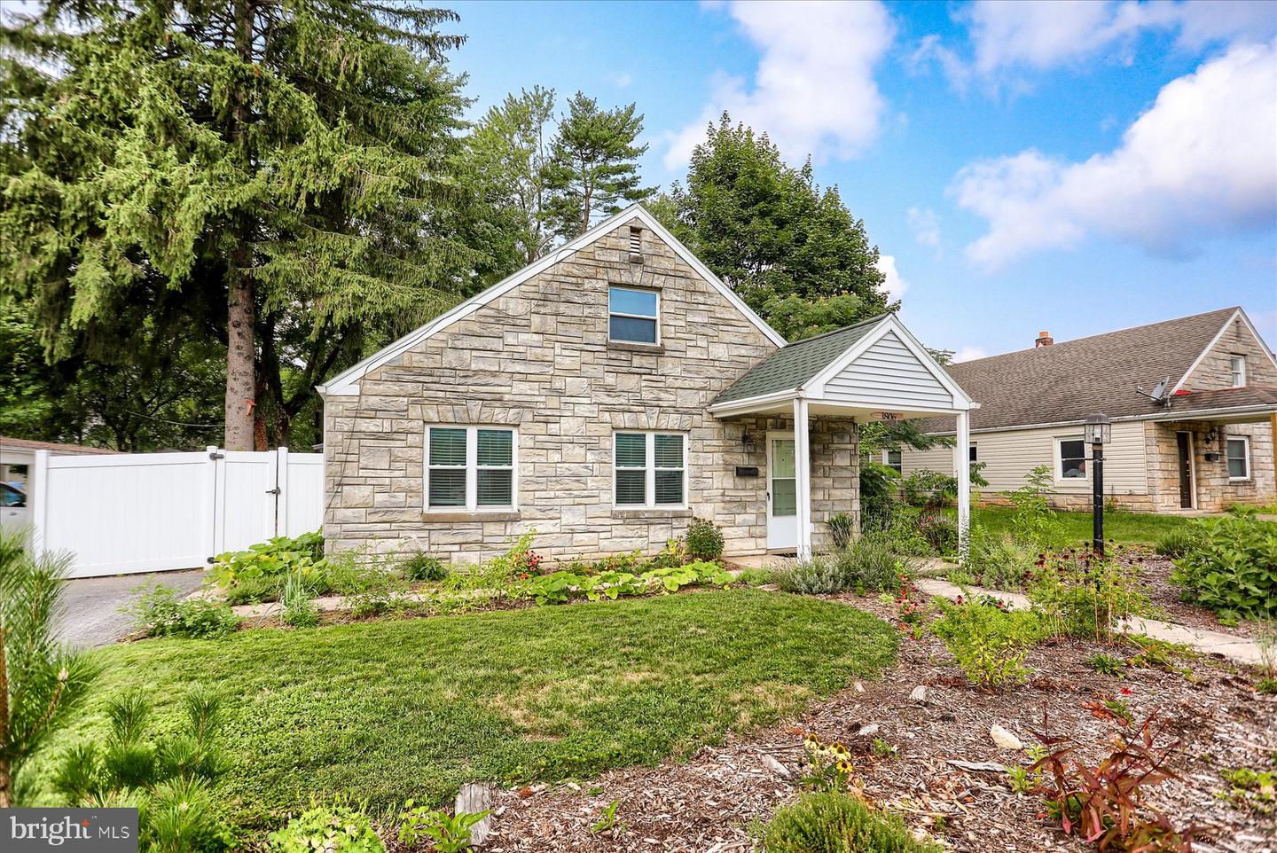 1806 Letchworth Dr Property Photo 1