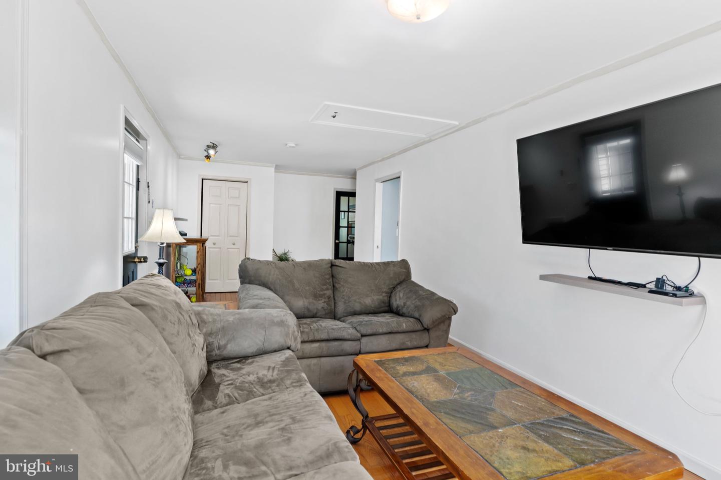 3037 Spring Rd Property Photo 10