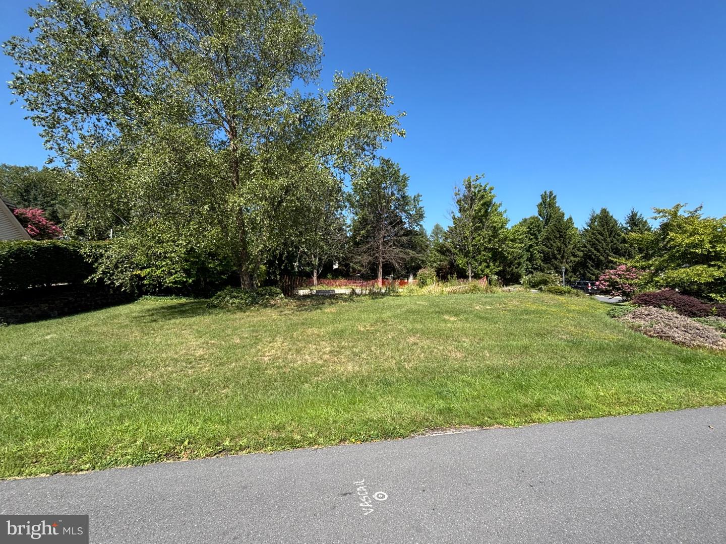 1098 Country Club Rd Property Photo 2