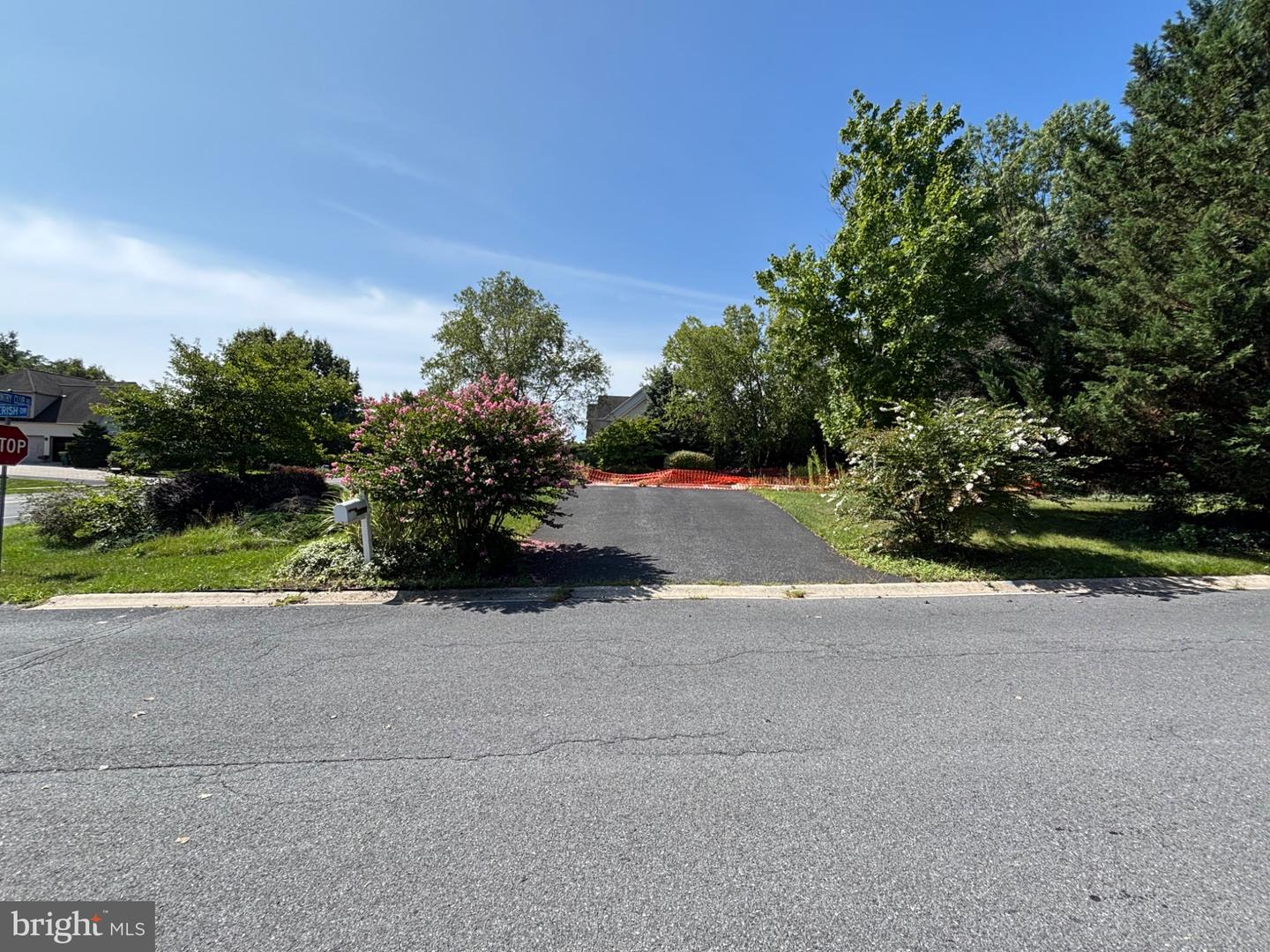 1098 Country Club Rd Property Photo 5