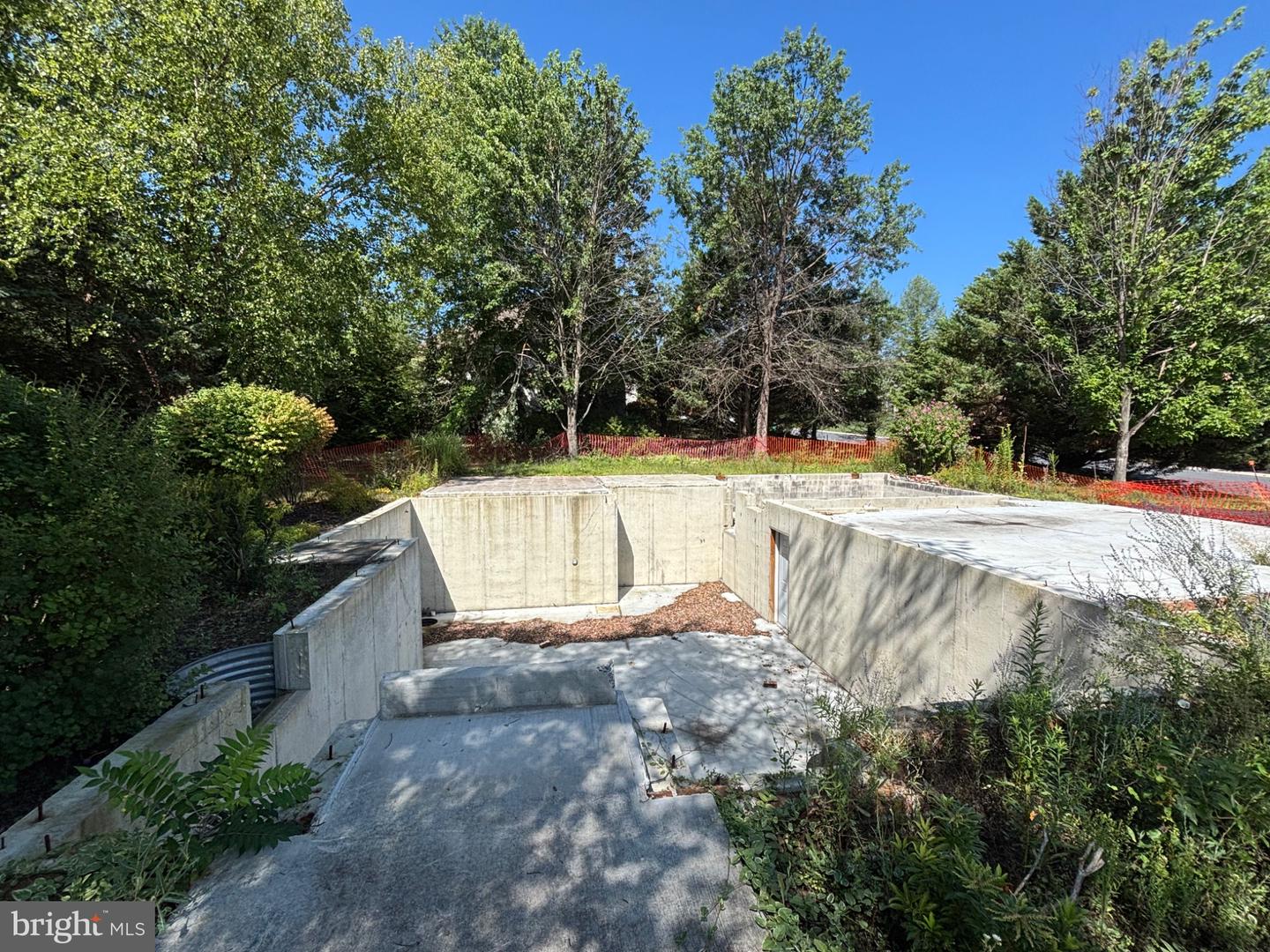 1098 Country Club Rd Property Photo 8