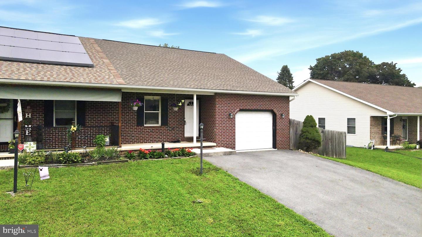 18 Larch Property Photo 2