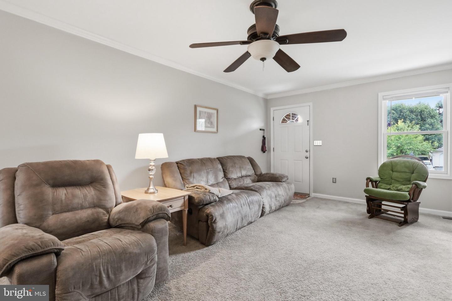 18 Larch Property Photo 6