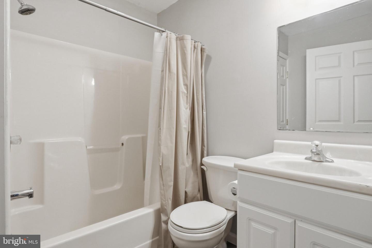 18 Larch Property Photo 22