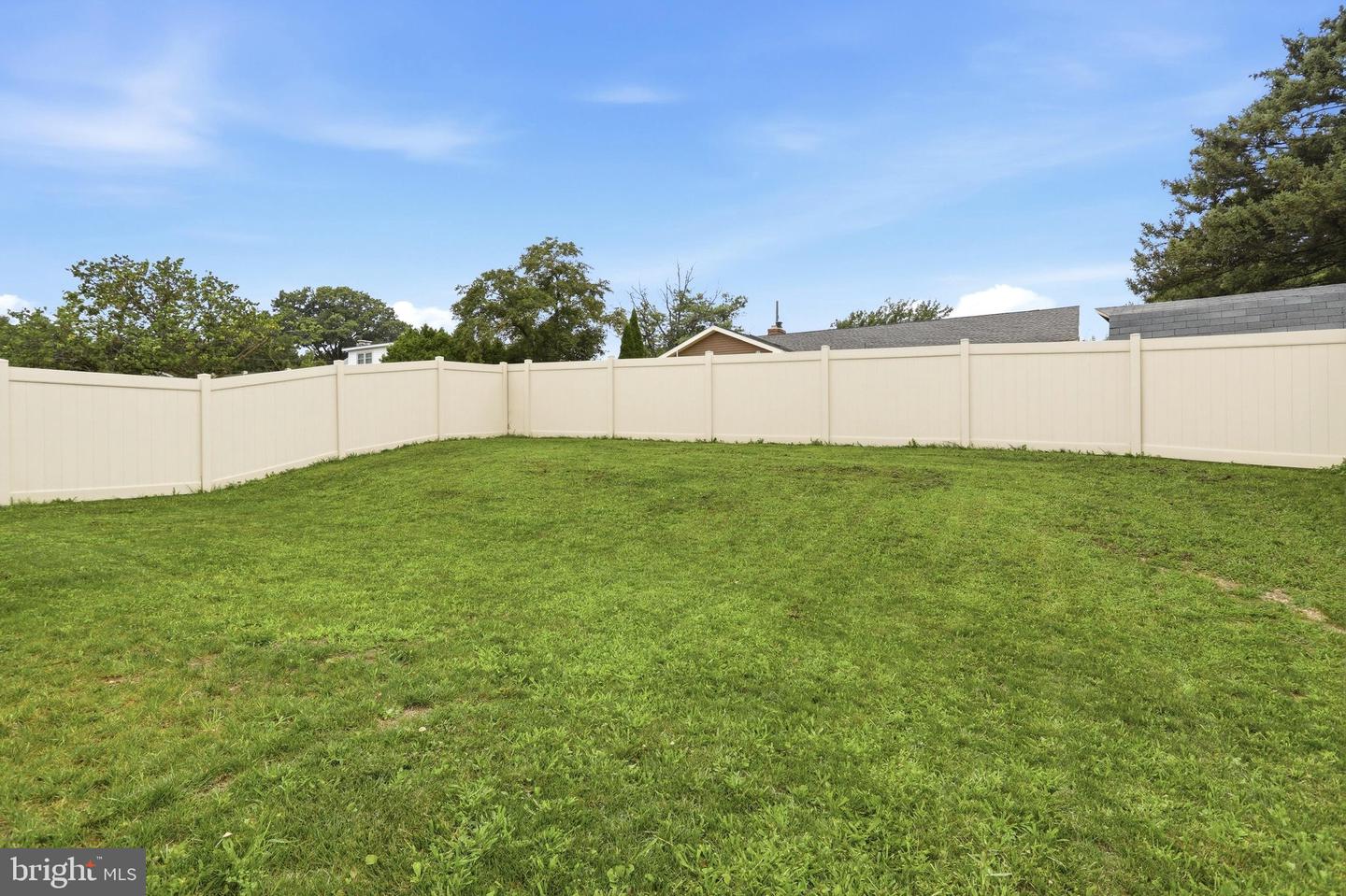 18 Larch Property Photo 34