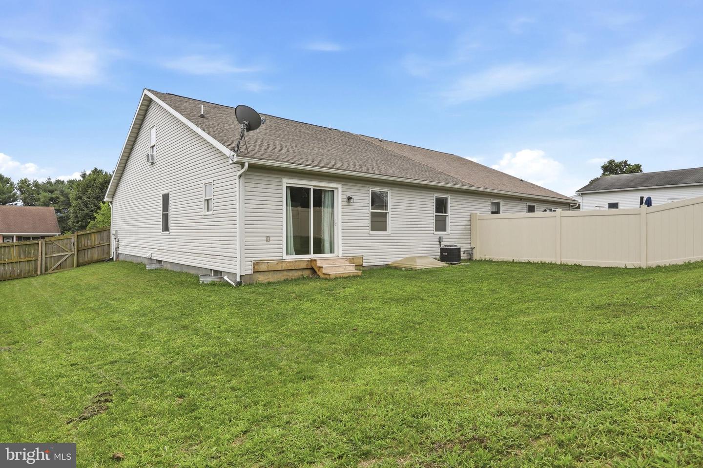18 Larch Property Photo 35