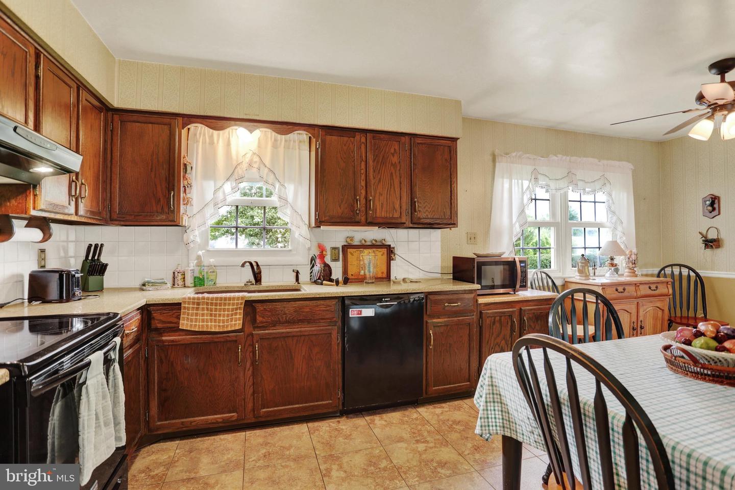 545 Boxwood Ln Property Photo 8
