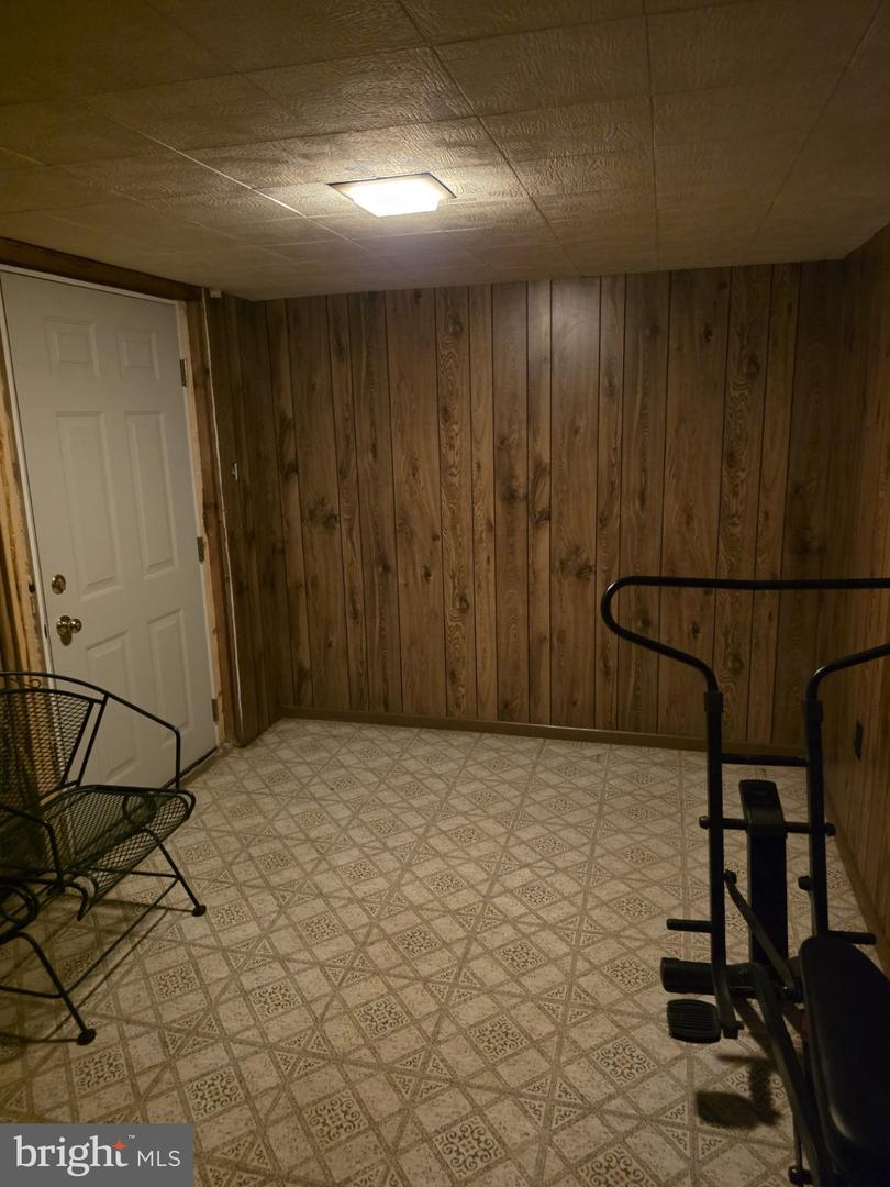 545 Boxwood Ln Property Photo 32