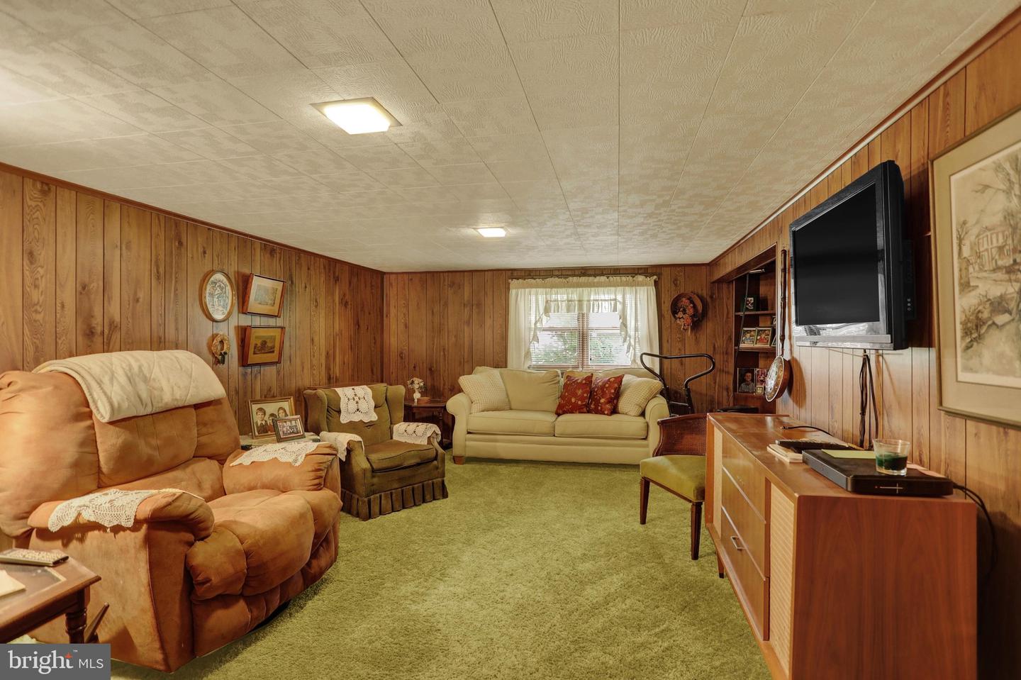 545 Boxwood Ln Property Photo 33