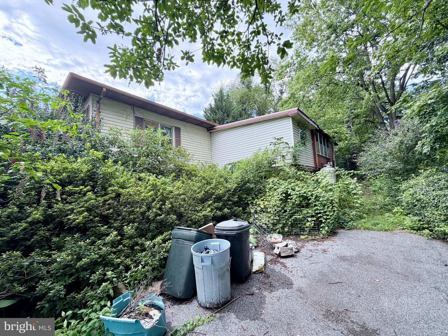 527 Walnut St Property Photo 2