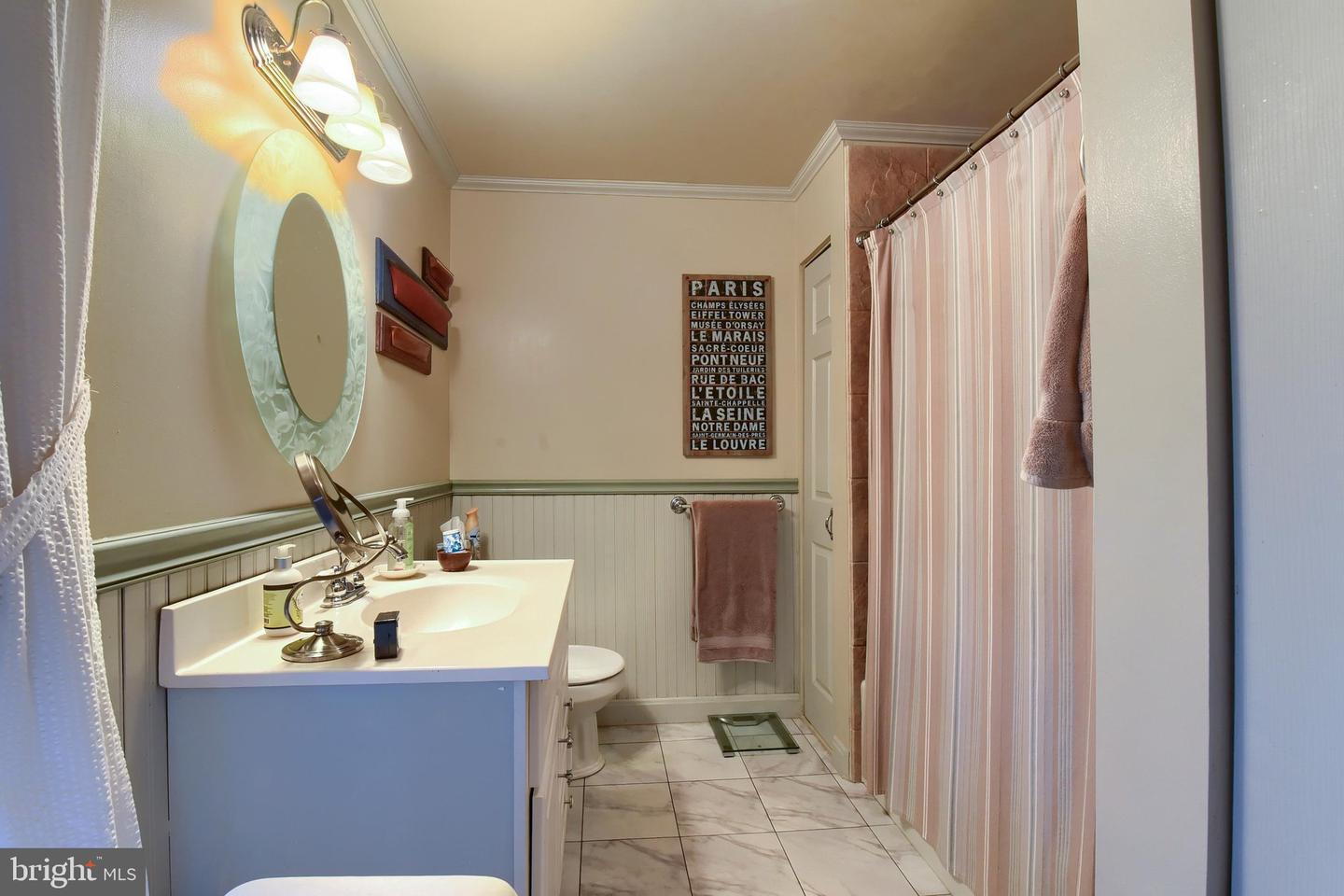 203 W 1st St Property Photo 17