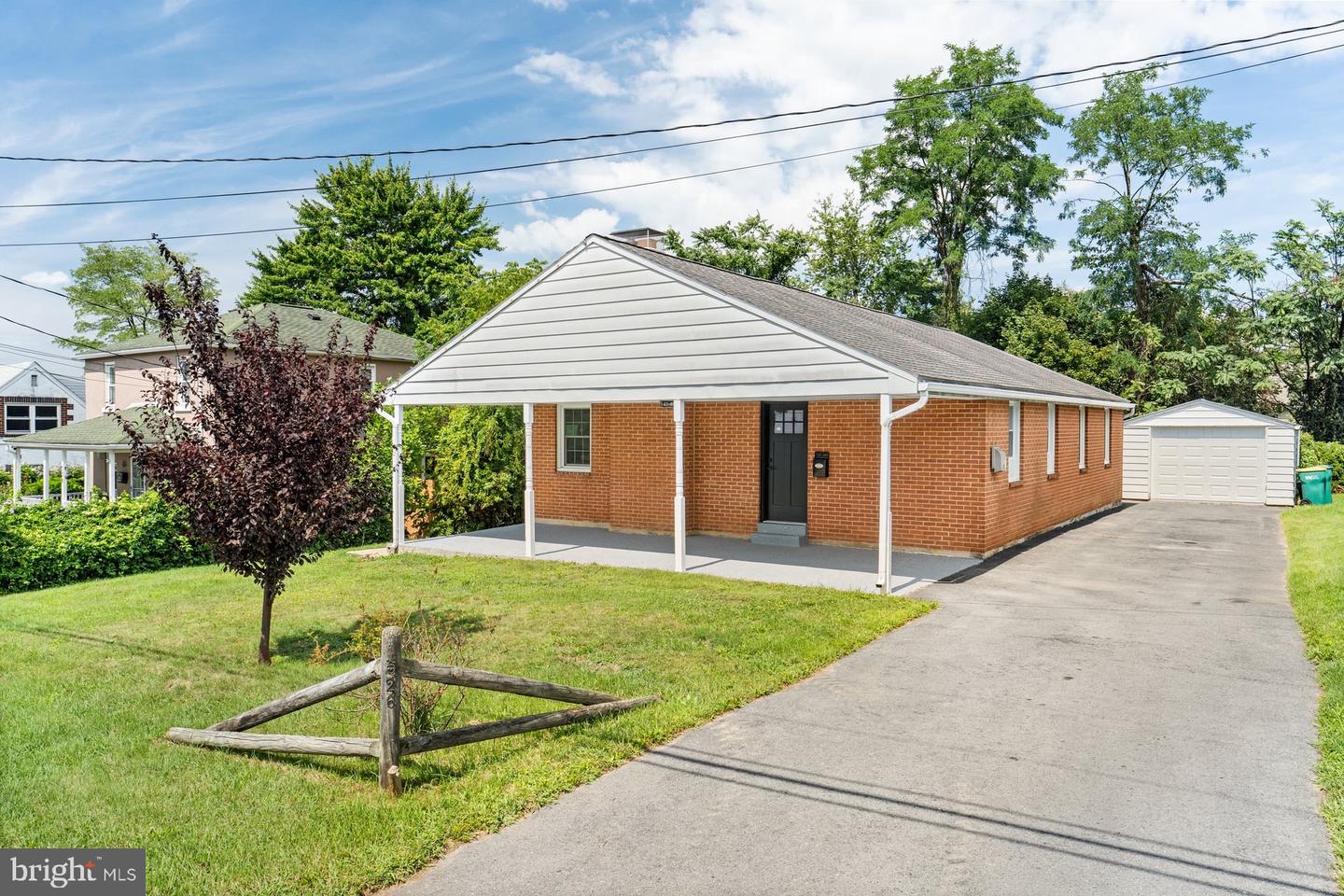 526 W Cumberland Rd Property Photo 1